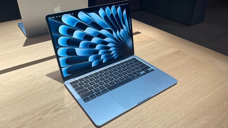 MacBook Air M5: Nâng Cấp Nhẹ Nhàng cho Chiếc Mac "Vừa Đủ" Vẫn Được Yêu Thích