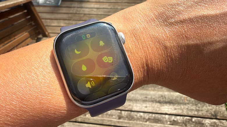 Tính năng Water Lock trên Apple Watch hoạt động thế nào và có thực sự hữu ích?